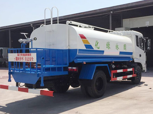 东风153多功能洒水车