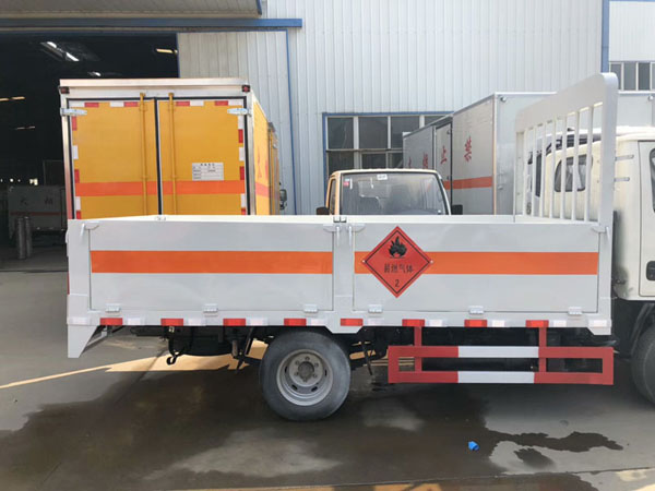 跃进3.5米柴油（蓝牌）气瓶车