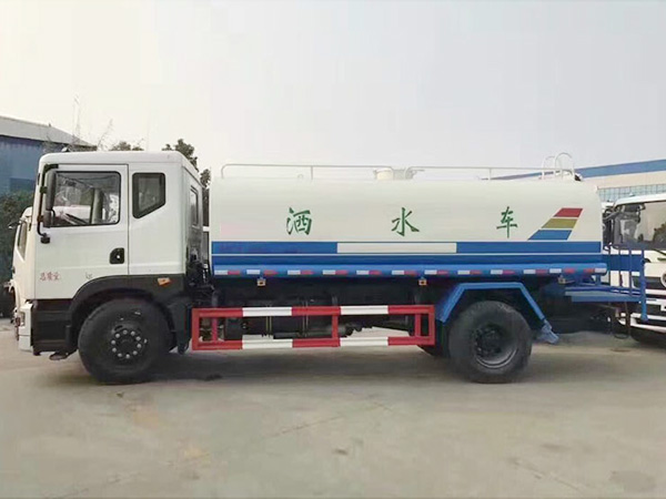 东风创普洒水车
