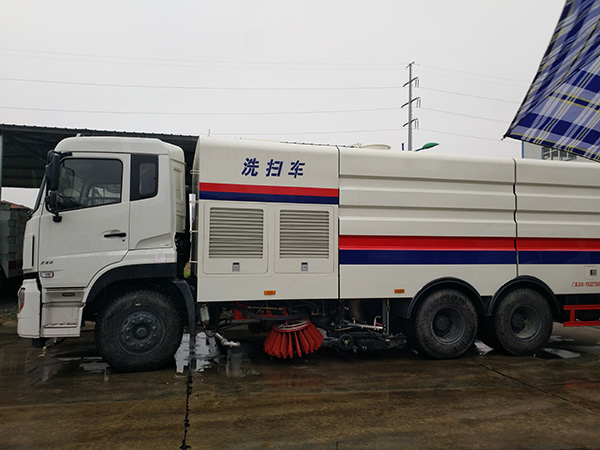 东风天龙洗扫车（国V）
