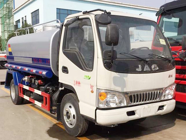 江淮康铃洒水车