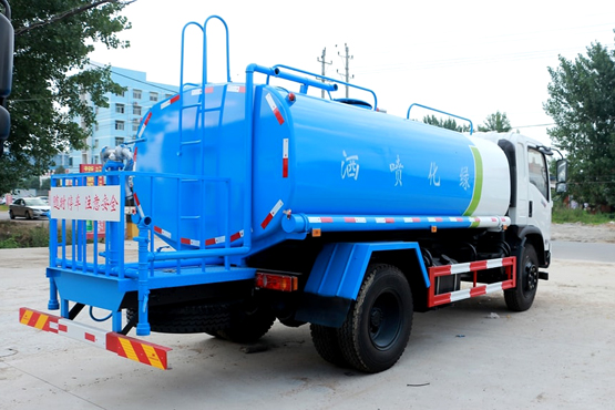 东风12吨洒水车