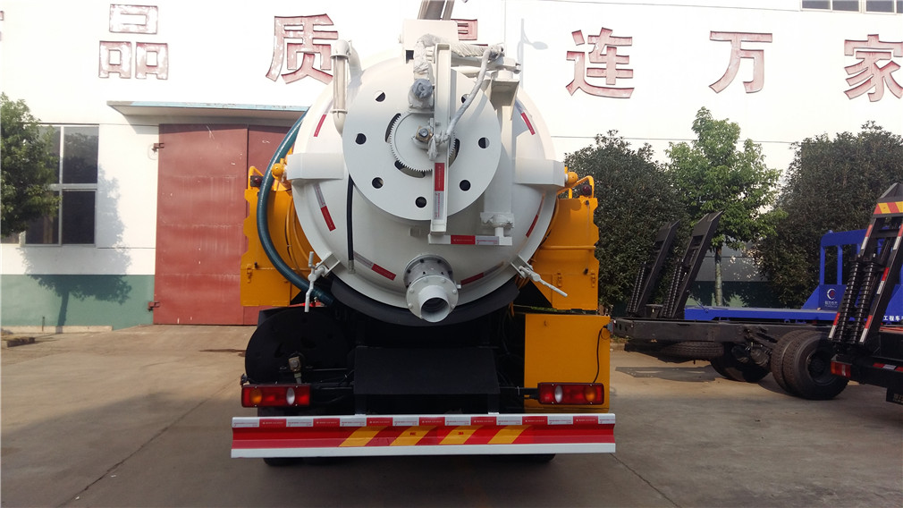 东风天锦清洗吸污车