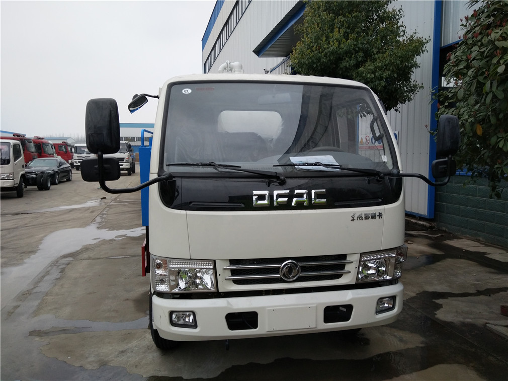 东风多利卡（5方）清洗吸污车