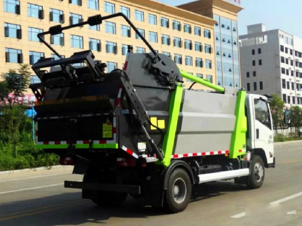 江铃凯锐国六8方无泄漏压缩式垃圾车