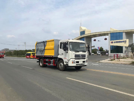 程力威牌CLW5161ZDJD6型压缩式对接垃圾车