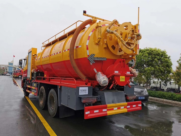 东风天龙23方 清洗吸污车