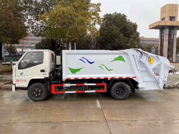 可进地下室江铃顺达国六6方压缩式垃圾车