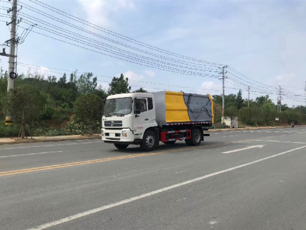 程力威牌CLW5161ZDJD6型压缩式对接垃圾车