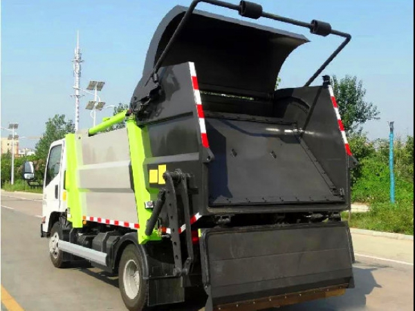 江铃凯锐国六8方无泄漏压缩式垃圾车