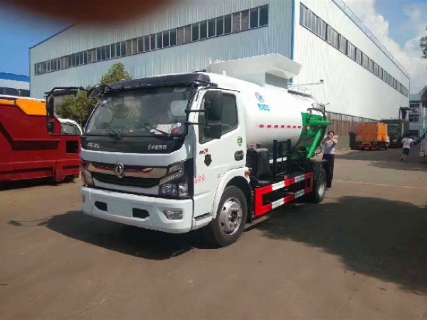 东风多利卡国六8方（圆罐）餐厨垃圾车