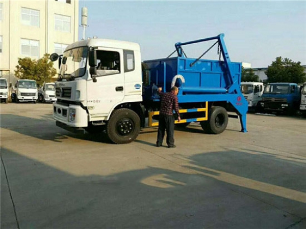 东风仿天锦摆臂式垃圾车（8-10方）