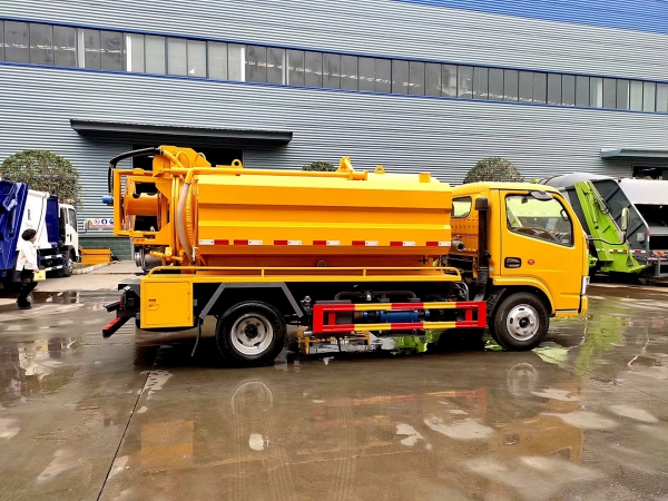 东风D6多利卡2水4尘 6方清洗吸污车（国六）