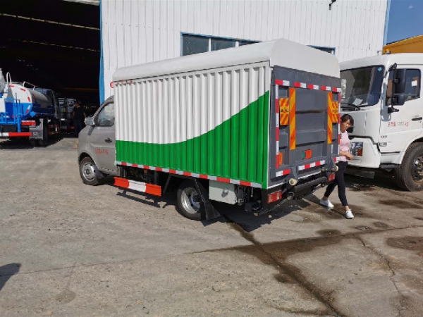 长安国六密闭式桶装垃圾车