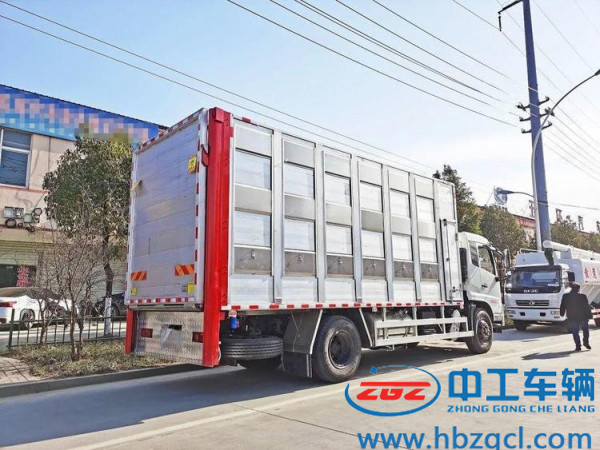 国六东风全铝合金高端畜禽运输车