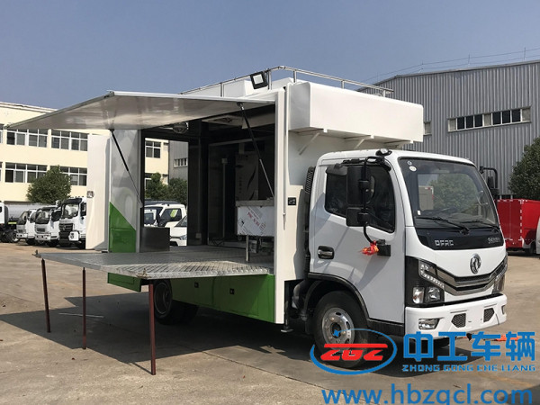 东风多利卡液压拓展餐车