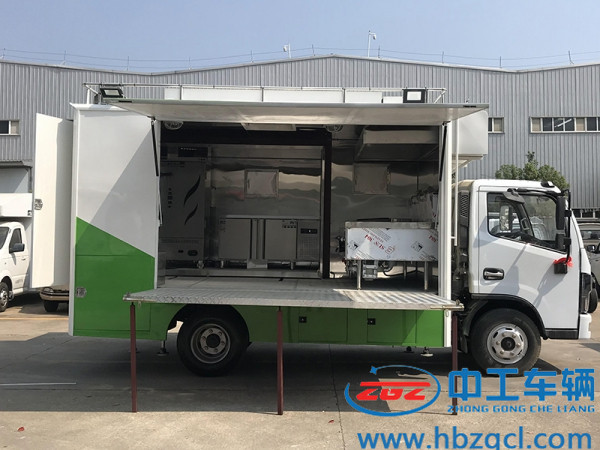 东风多利卡液压拓展餐车