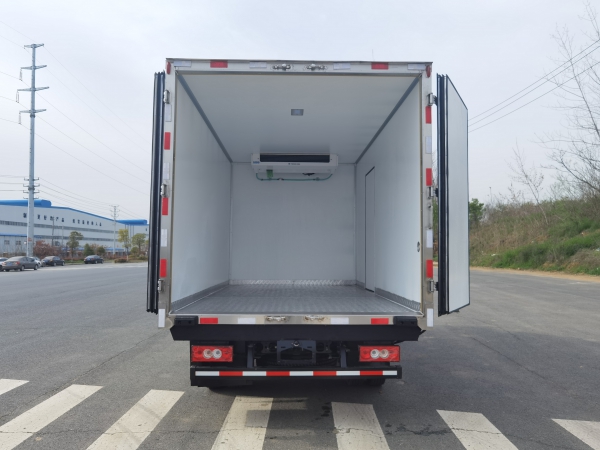 福田欧马可 4.2米冷藏车