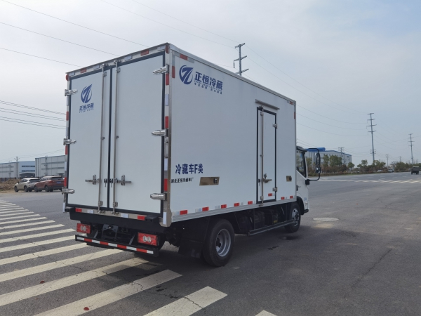 福田欧马可 4.2米冷藏车