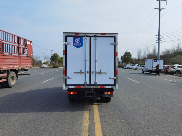 福田祥铃M1冷藏车