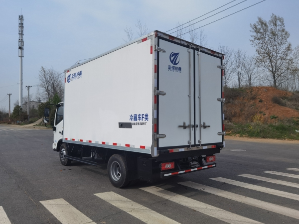 福田欧马可 4.2米冷藏车
