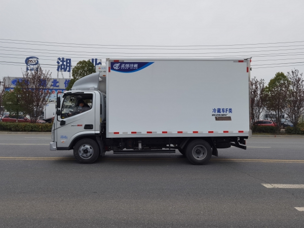 福田奥铃 4.2米冷藏车