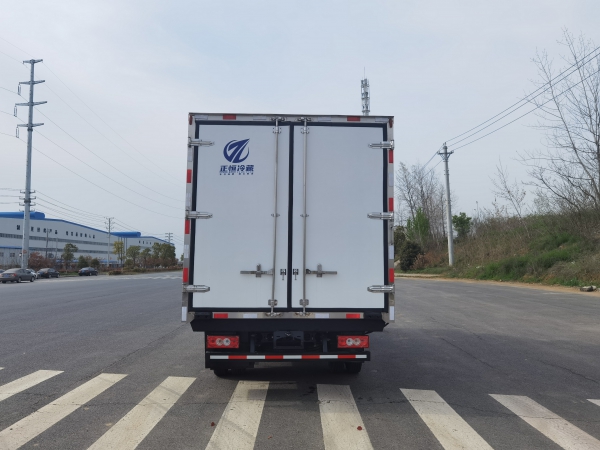 福田欧马可 4.2米冷藏车