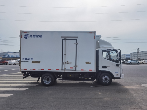 福田欧马可 4.2米冷藏车