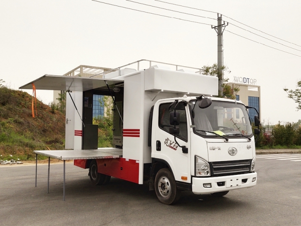 流动餐车
