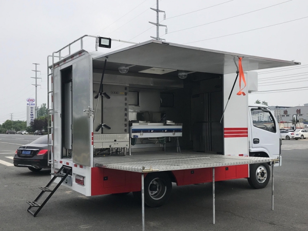 流动餐车