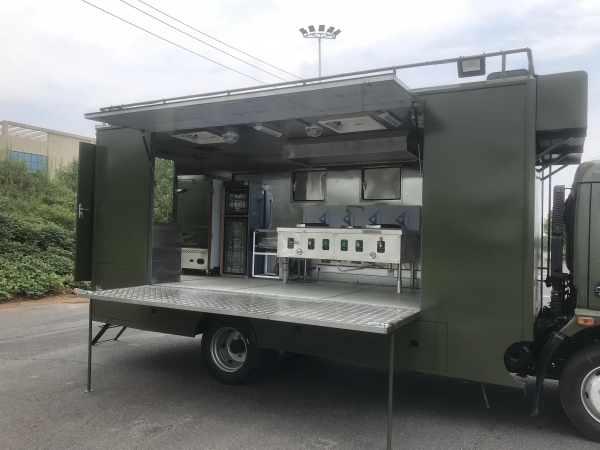 后勤保障餐车