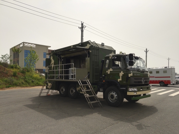 六驱后勤保障餐车