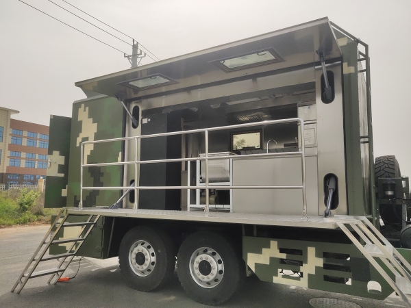 六驱后勤保障餐车