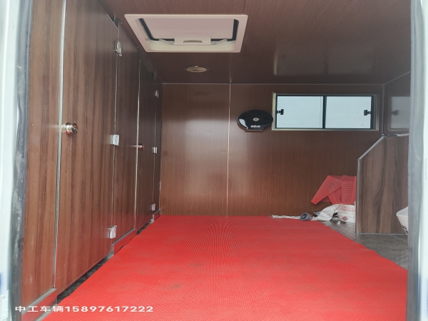 牵引拖挂式移动公厕车