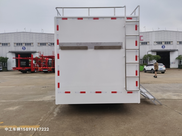 牵引拖挂式移动公厕车