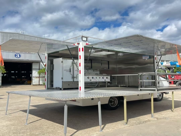 蓝牌C证可开 跃进C300农村宴席餐车 国六移动厨房办席神器