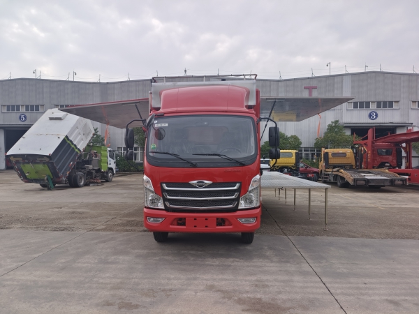 下沉式农村厨房餐车：地台操作更方便，乡宴办得更体面